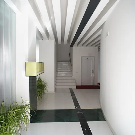 Modern Trilo Apartment